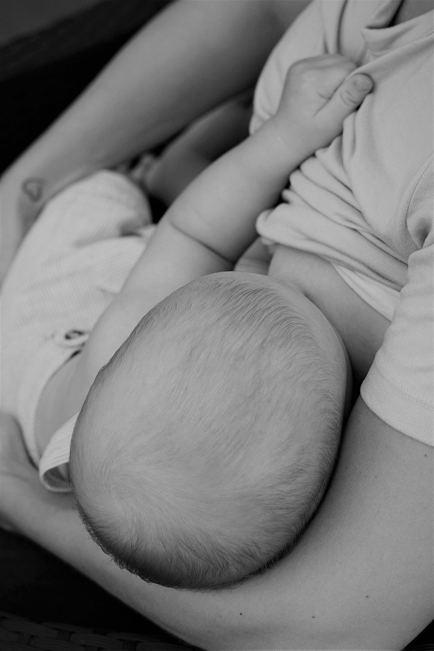 small child, breastfeeding, children, drink, chest, mother, woman, mama, black and white, breast milk, family, parents, love, tenderness, security, skin, beautiful wallpaper, nourishment, milk, background, motherly love, mom heart, happy mothers day, infant, child